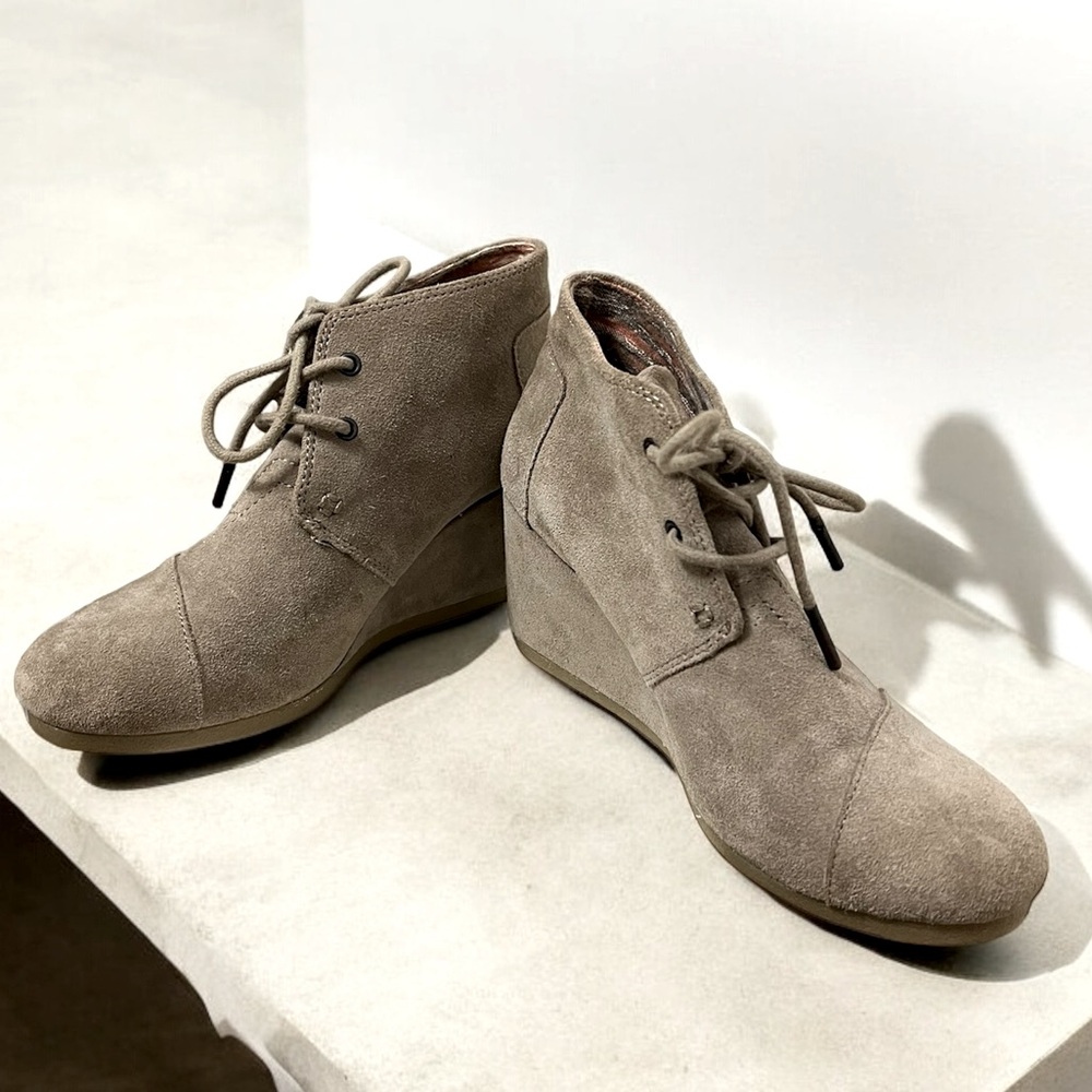 TOMS Kala Desert Wedge Bootie Taupe Size 6.5